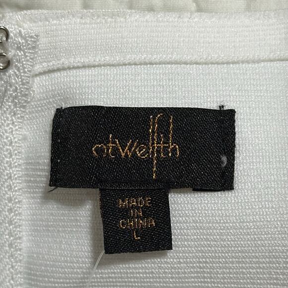 Twelfth size large puff sleeve white crop top off the shoulder adjustable straps - Picture 10 of 12